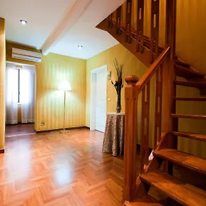 Hotel Trevi 41, Rom